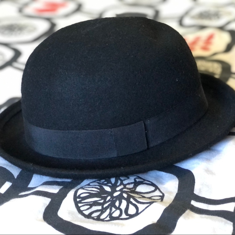 💙 𝟻/$𝟸𝟻 💙 DIVIDED black hat